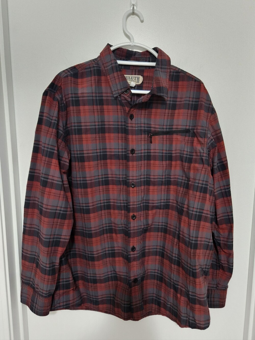 Duluth Untucked Men's Red & Black Plaid Button-Up Nylon Shirt Outdoor Hiking XL